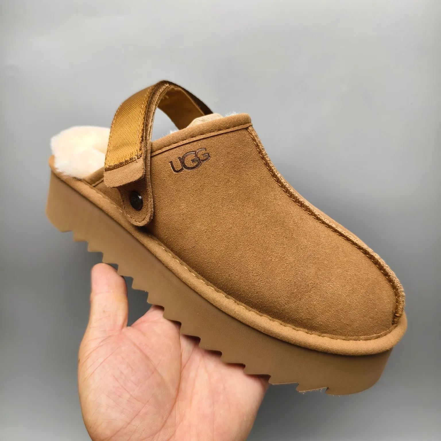💰440 UGG sheepskin all-in-one snow boots 6734 thick-soled magic buckle dual-purpose slippers Color: Maroon Black Chocolate Matching code: 35-40